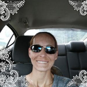 Meet your Posher, Lacy